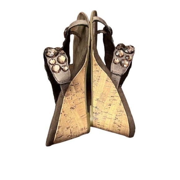 New York Transit Jeweled Wedge Sandals Bronze Slip On Toe Strap Size 7 - Picture 8 of 11